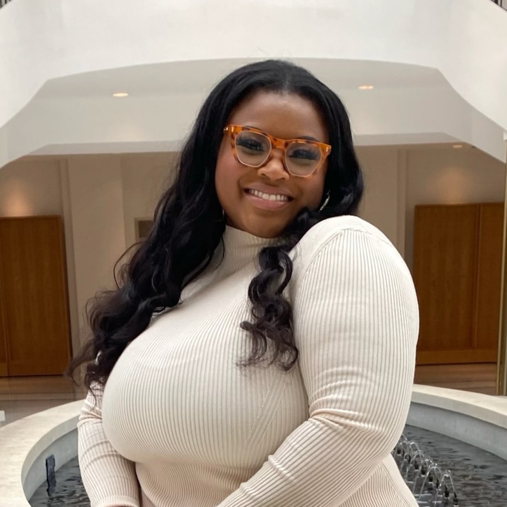 Meet your Posher, Jasmine